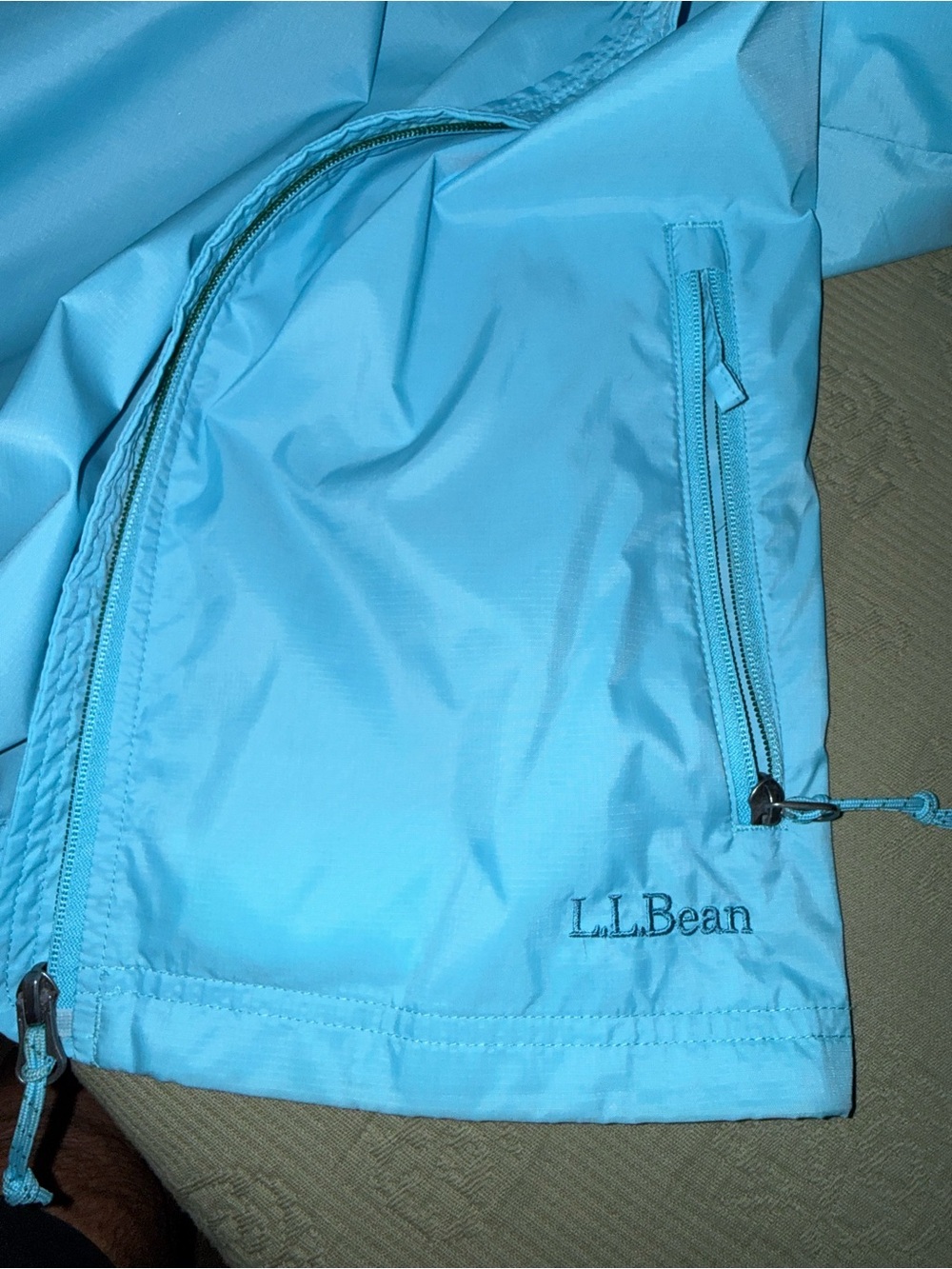 L.L.Bean Light Blue Women's Rain Jacket - Picture 5 of 5